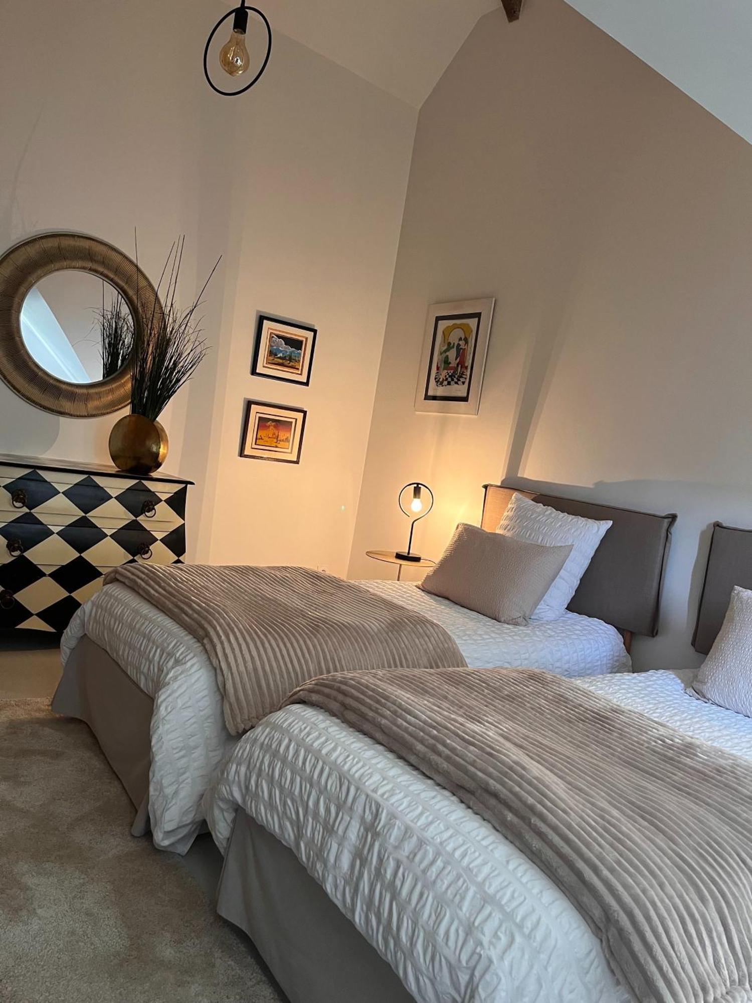 La Sellerie Bed & Breakfast Romagne  ภายนอก รูปภาพ