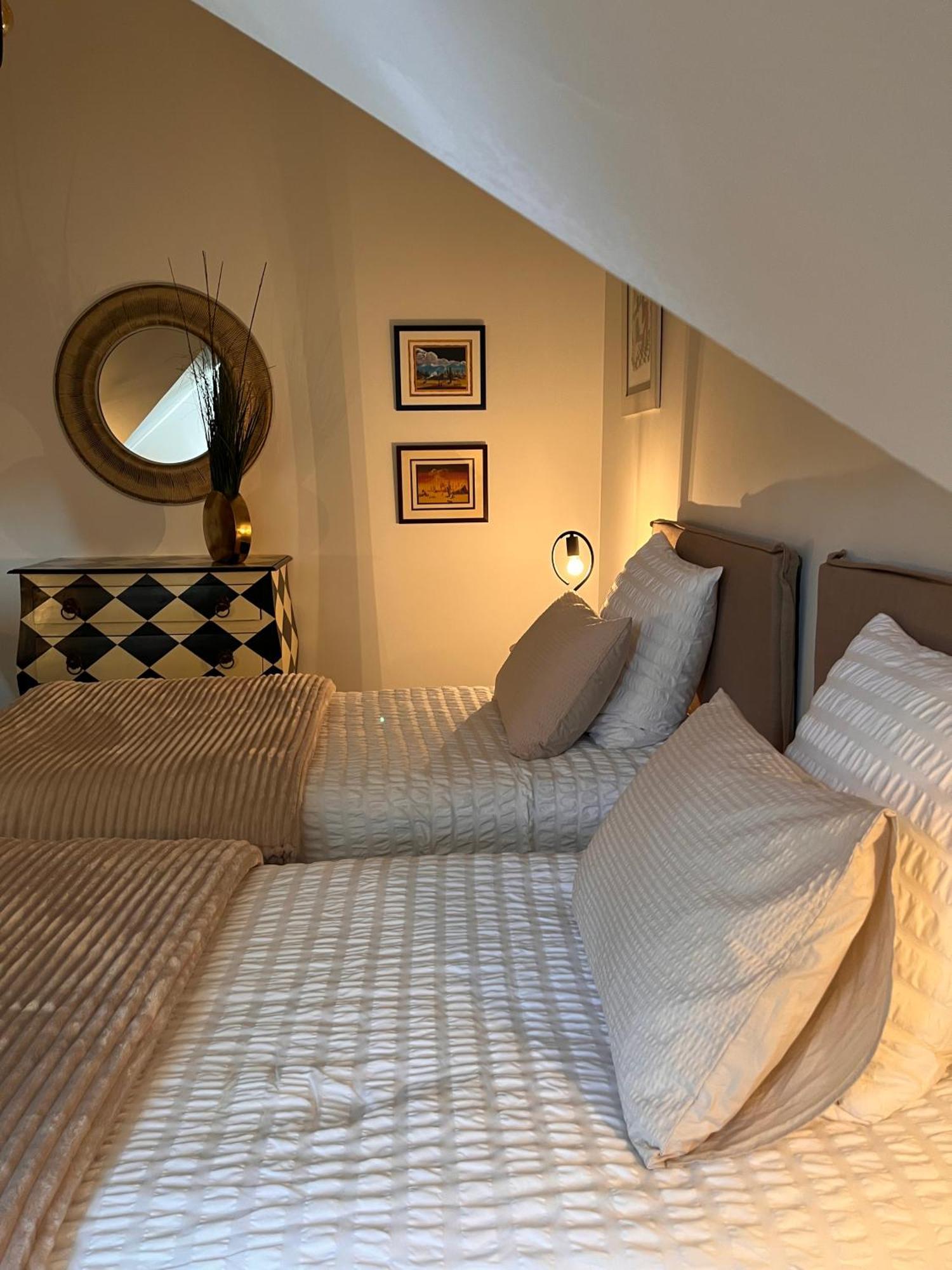 La Sellerie Bed & Breakfast Romagne  ภายนอก รูปภาพ